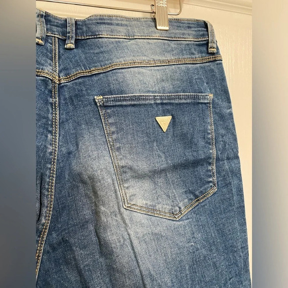 Guess Eco 1981 Jeans - Picture 6 of 9